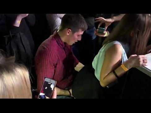 ❤️ Seks sebenar di kelab malam Rusia. Gadis Rusia berusia 18 tahun di dubur dan faraj disetubuhi di kelab malam Lucah dubur pada ms.tubsexer-porn.ru ❌